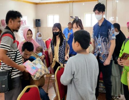 13 Remaja Dunia Ikut Aksi Kemanusiaan YMM Lastwish